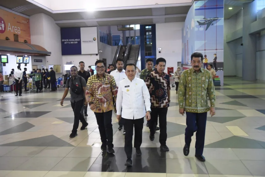 Agus Fatoni Saat Mengecek Kesiapan Bandara Internasional SMB II Palembang