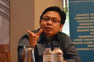 Burhanuddin Muhtadi Saat Menjadi Pembicara dalam Salah Satu Workshop (Foto: UIN Jakarta)