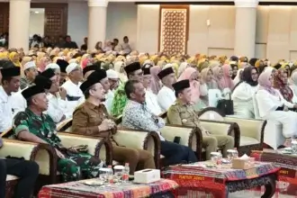 peringatan Isra Mikraj 1446 H di Aula Raja Inal Siregar, Kantor Gubernur, Medan, Sumatera Utara, Selasa (4/2/2025).